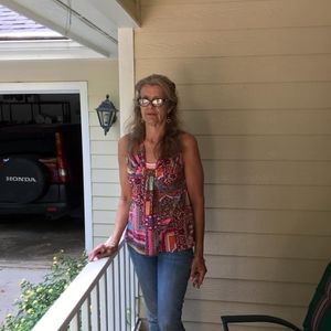 Meet your Posher, Sharon